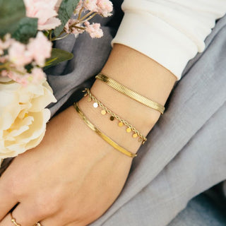 Michelle Bijoux Bracelet turned small discus