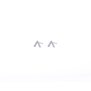 Go Dutch Label 'V' earring