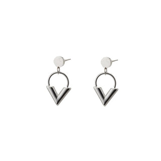Go Dutch Label 'V' earring