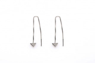 Karma-pull-through-oorbel-m1805-zirkone-triangle-zilver