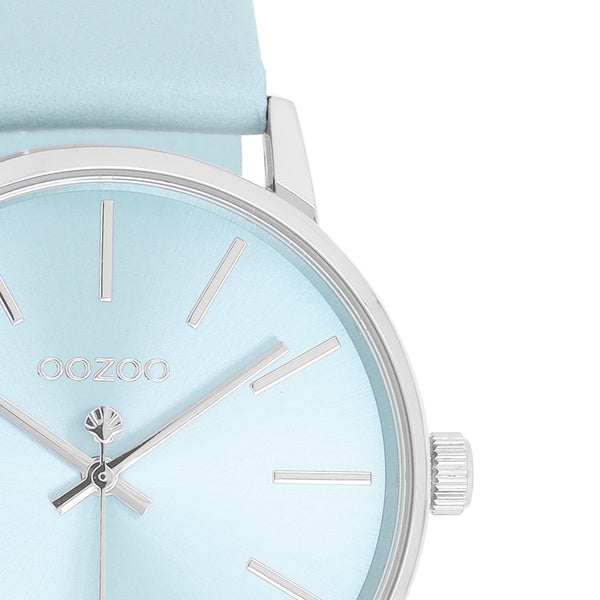 OOZOO Timepieces - Zilverkleurige horloge met licht blauwe leren band - C11369 (36mm)