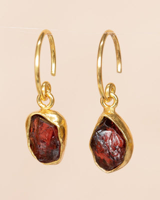 Muja Juma Oorhangers birthstone January Granaat