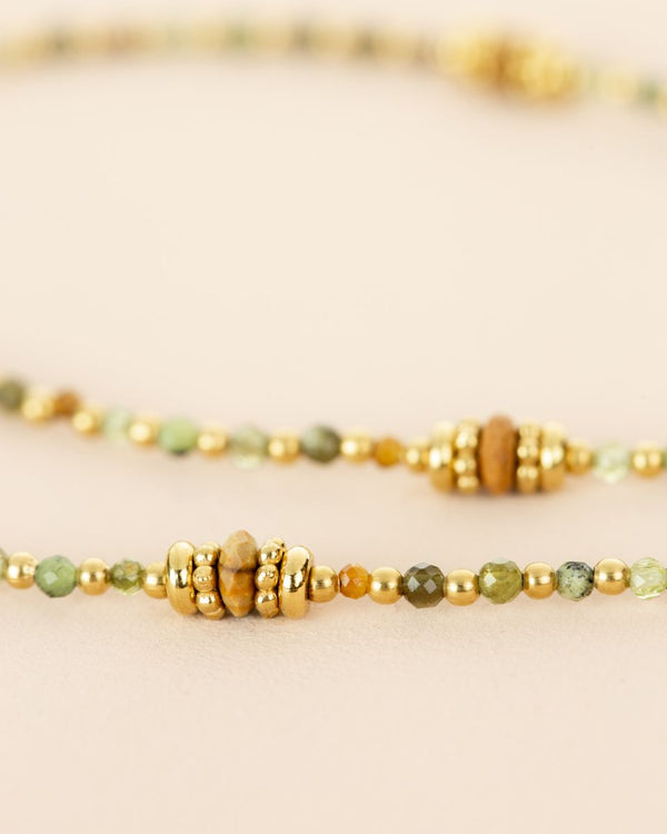 Muja Juma Collier tiger eye mixed gems & three beads