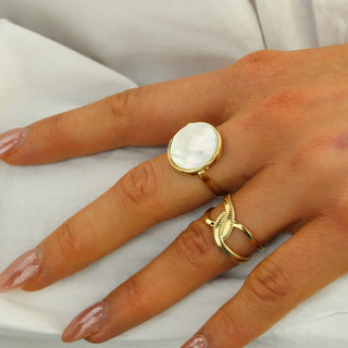 Camps & Camps Oval Mother Of Pearl Ring 6S049_MP