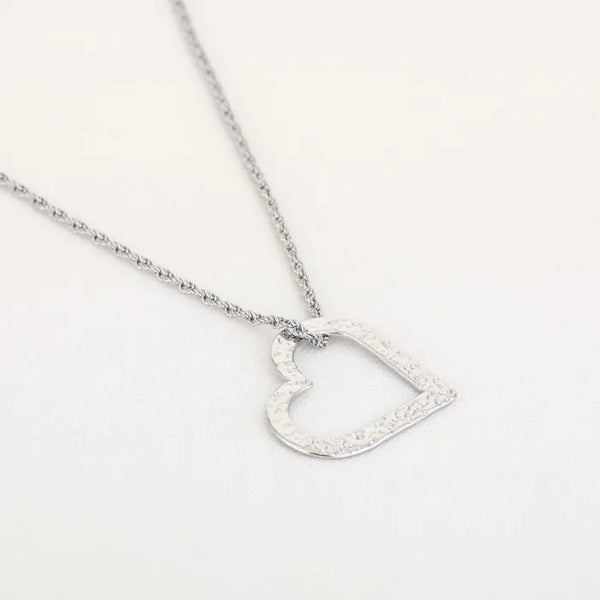 Bijoutheek Collier Gedraaid Hart Gehamerd