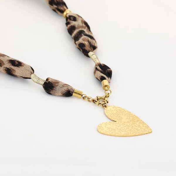 Bijoutheek Collier Stof Gehamerd Hart