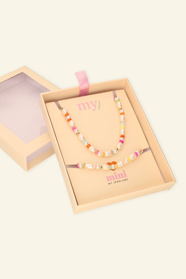My Jewelery Bracelet with large heart and pearls