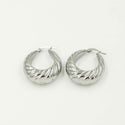 Ohrringe von Michelle Bijoux, verziert mit einem runden Ring