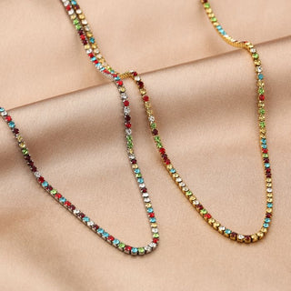 Michelle Bijoux Halskette mit mehreren Steinen und Strasssteinen in Gold