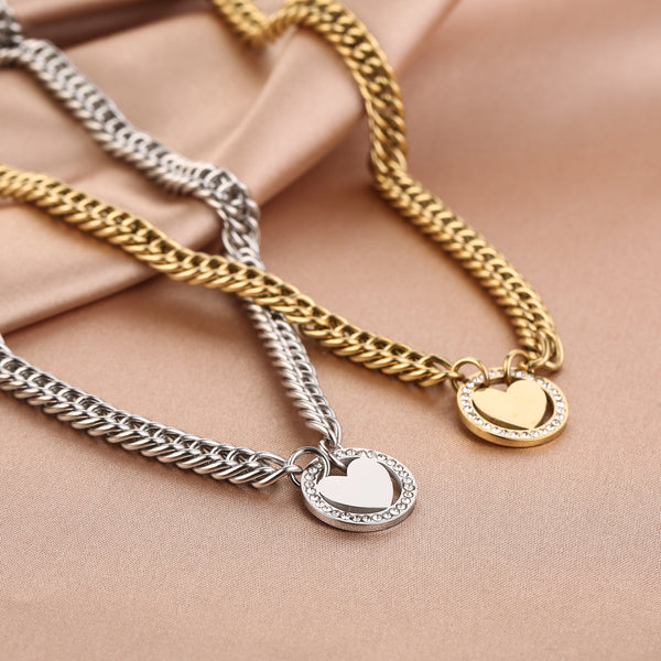Michelle Bijoux Halskette Herz mit weißen Steinen