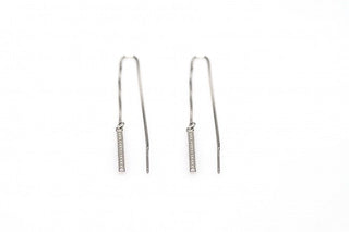 Karma-pull-through-earring-m1806-zircone-bar-silver